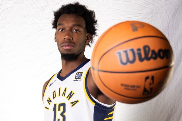 智商让莫里斯投入球队新赛季的大名单之中体育集锦